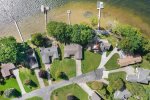 Ideal waterfront location on Hutchins Lake